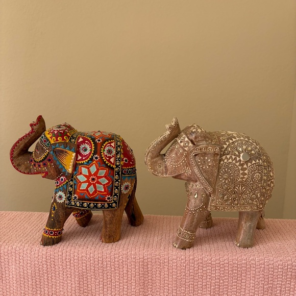 Hand Carved And Hand Painted Wooden Elephants From Bali - Picture 1 of 3